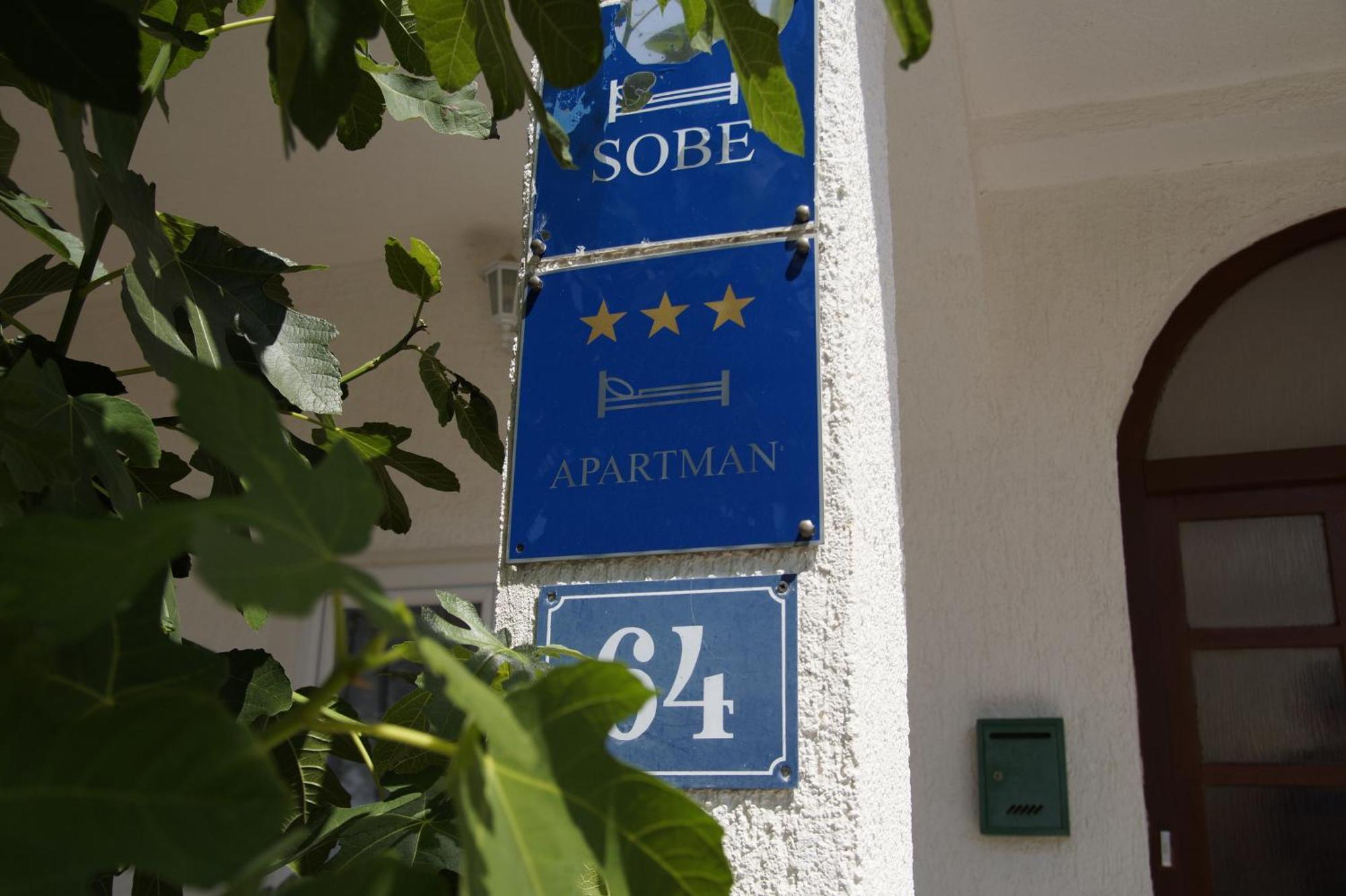 Apartmenthaus Hana Karlobag Exterior foto